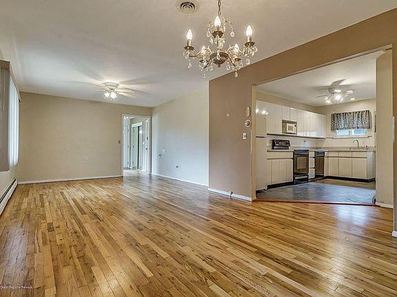 4th image of 1832 Mount Idenburg Ln