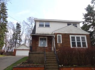 523 Woodland Dr, Round Lake Beach, IL