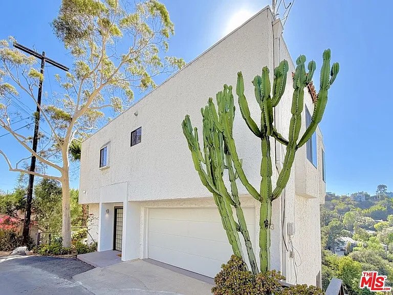 2013 Cyprean Dr — Photo 2