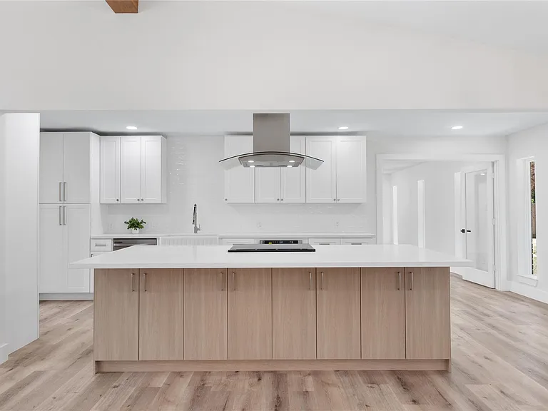 12019 Beth Ln — Photo 6