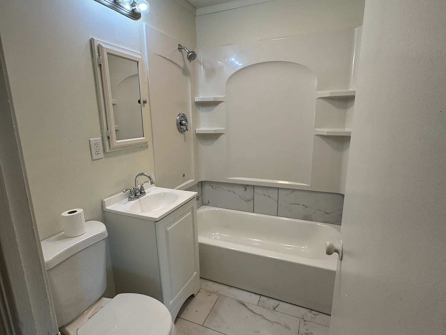 3 bed, 1092 sqft, $1,550 — Photo 2