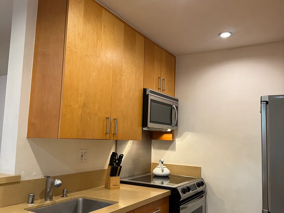 11750 W Sunset Blvd #110