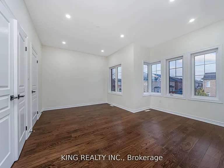 52 Haverstock Cres — Photo 31