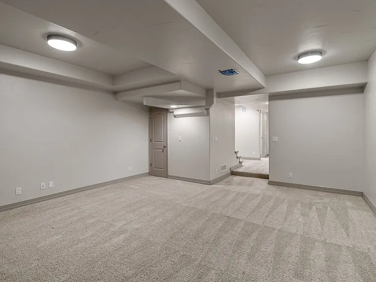 1275 S Clayton St — Photo 29