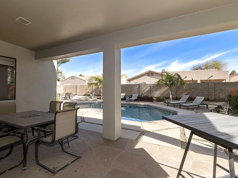 442 W Carob Dr — Photo 5