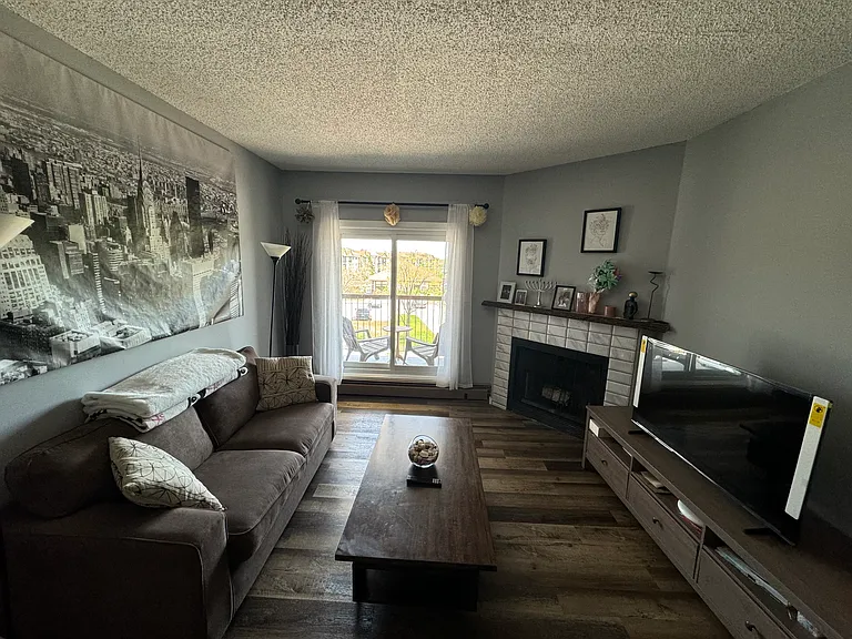 201 Victor Lewis Dr — Photo 2