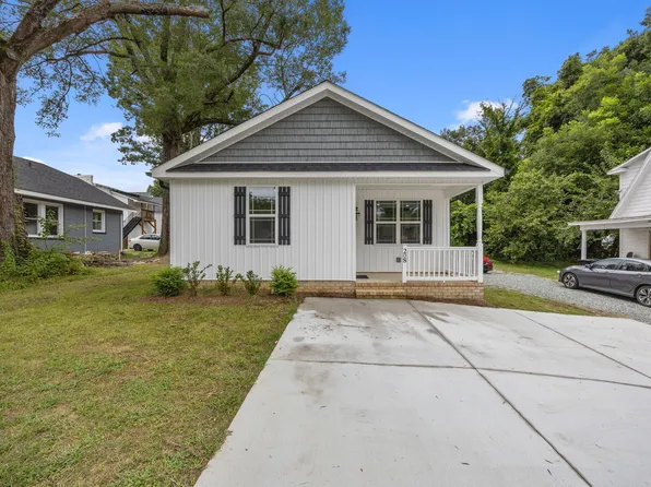 208 W Holt St, Burlington, NC 27217
