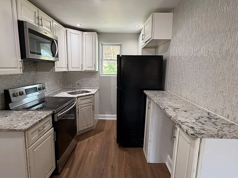 108 Chestnut St — Photo 4