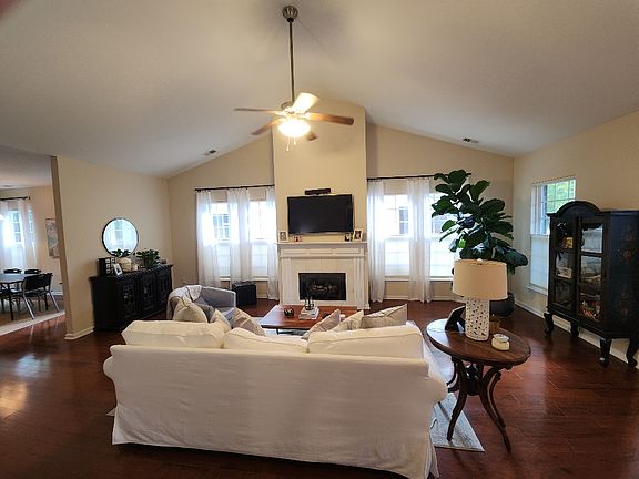 3rd image of 1616 Saint Johns Parrish Way