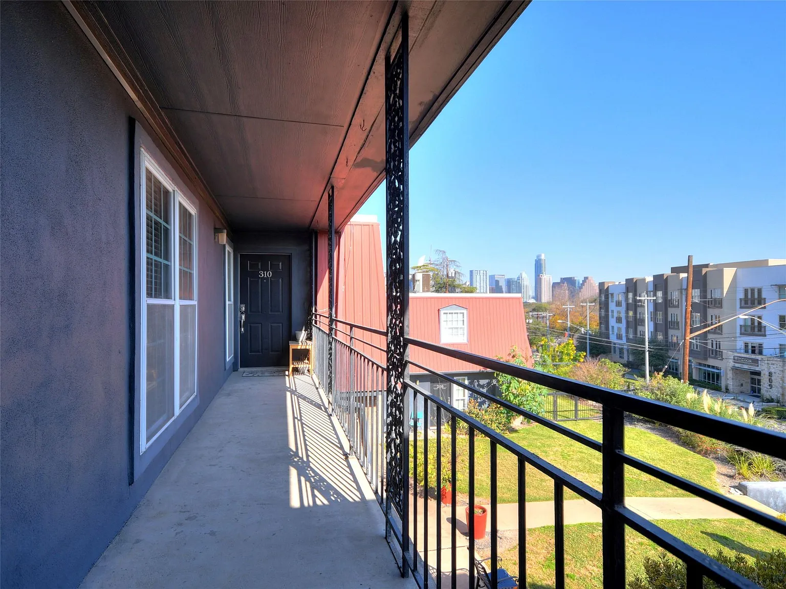 1 bed, 1.0 bath, 662 sqft, $1,600 — Photo 2