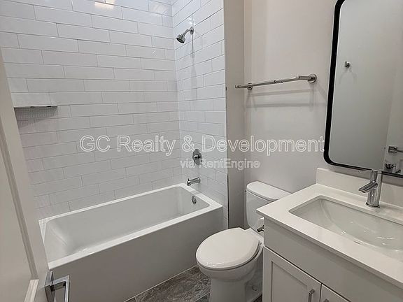5th image of 5071 N Northwest Hwy #301