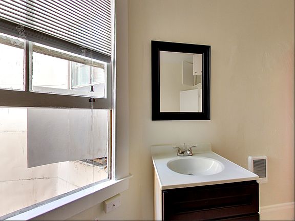 4th image of 124 Waverly Pl APT 303