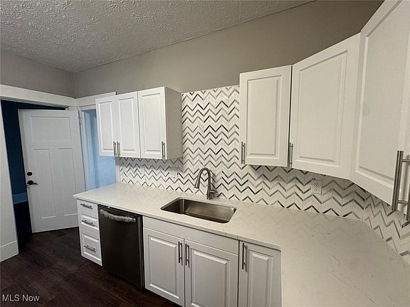4th image of 4210 Robert Ave
