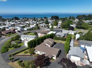 15954 Bayview Dr, Brookings, OR 97415