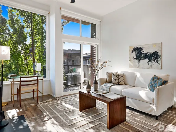 410 13th Avenue E #PH 3, Seattle, WA 98102