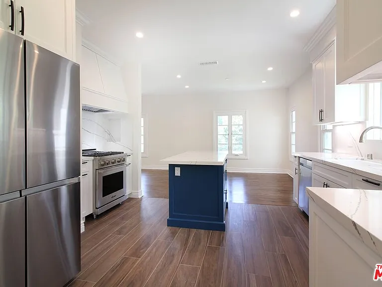 442 S Roxbury Dr #A — Photo 9