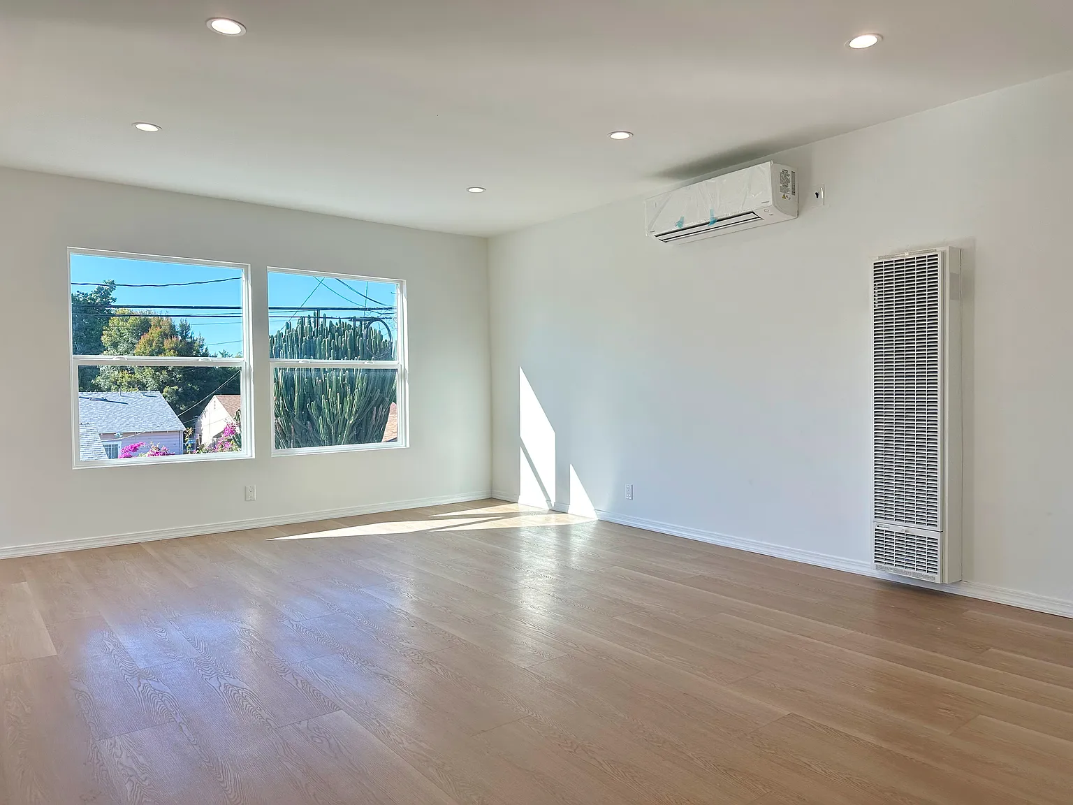 3 bed, 1117 sqft, $3,100 — Photo 3