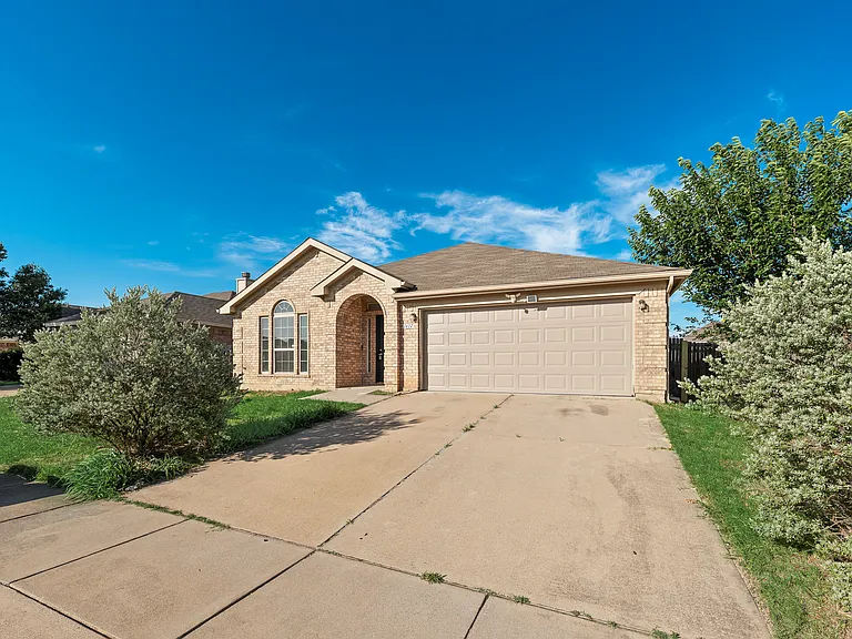 7437 Diamond Springs Trl — Photo 2
