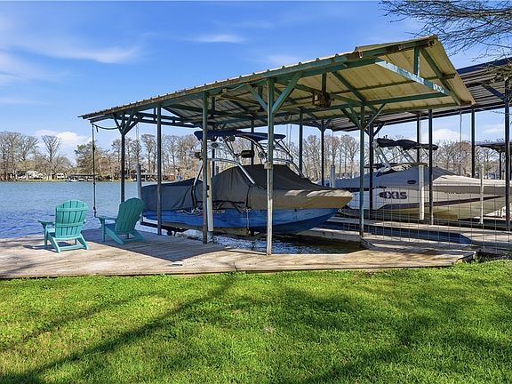 4th image of 384 Rancho Rd