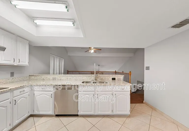 13906 N Hills Village Dr — Photo 9