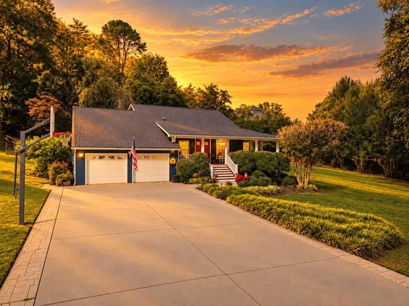 180 Paw Paw Cv, Sylva, NC 28779