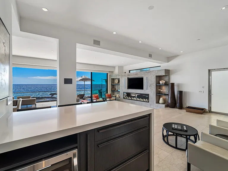25250 Malibu Rd — Photo 22