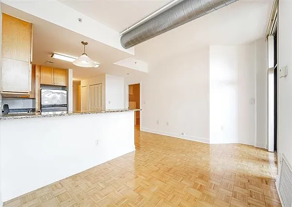 610 Newark St #4C — Photo 4