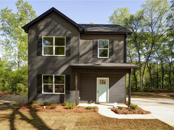 33 Parker St, Pelzer, SC 29669