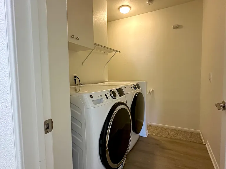 Creek View Condominiums — Photo 68