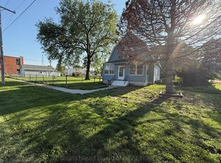 911 Platte St, Chapman, NE 68827