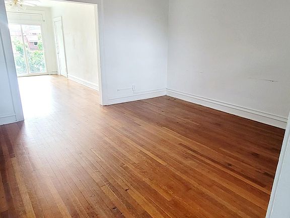 4th image of 2818 W Grace St #6