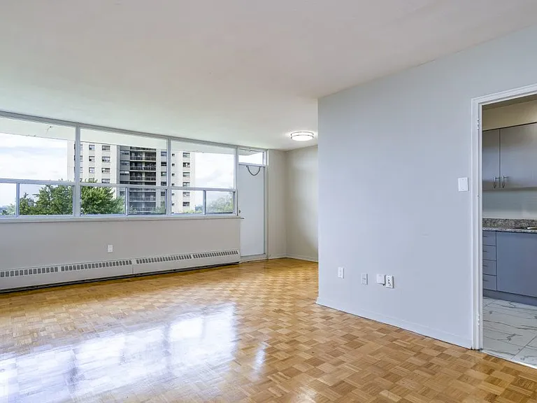 2960 Don Mills Rd W — Photo 5