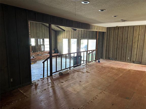 5th image of 518 Lakeside Dr
