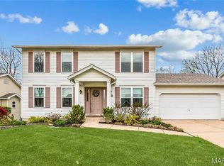 1297 Old Stone Dr, O'Fallon, MO