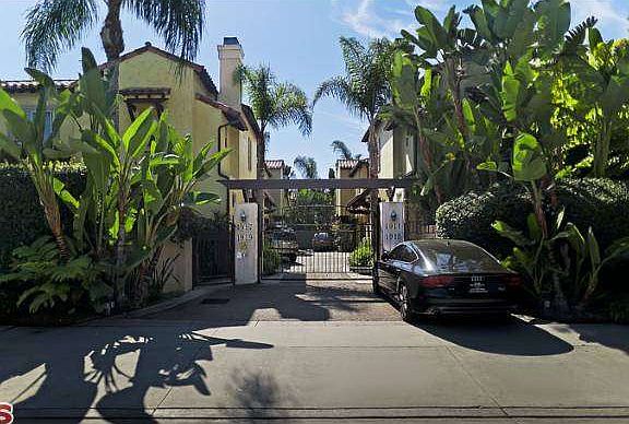3rd image of 1919 S Barrington Ave #1919