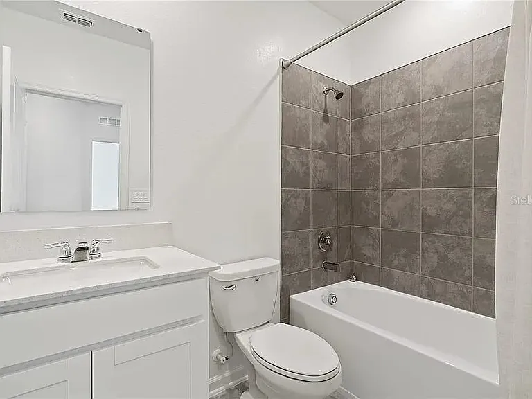 3334 Laurent Loop — Photo 15