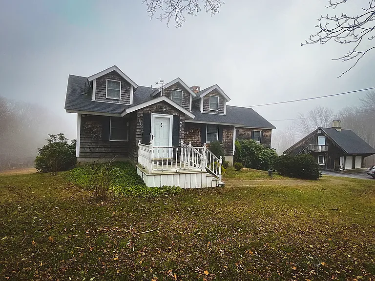 60 Holland Rd — Photo 1