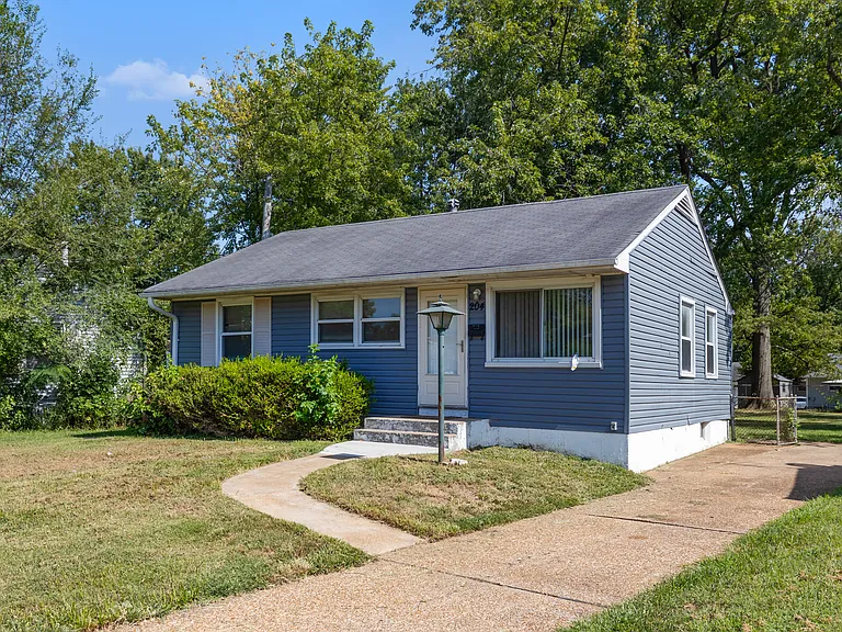 204 Tay Rd — Photo 1