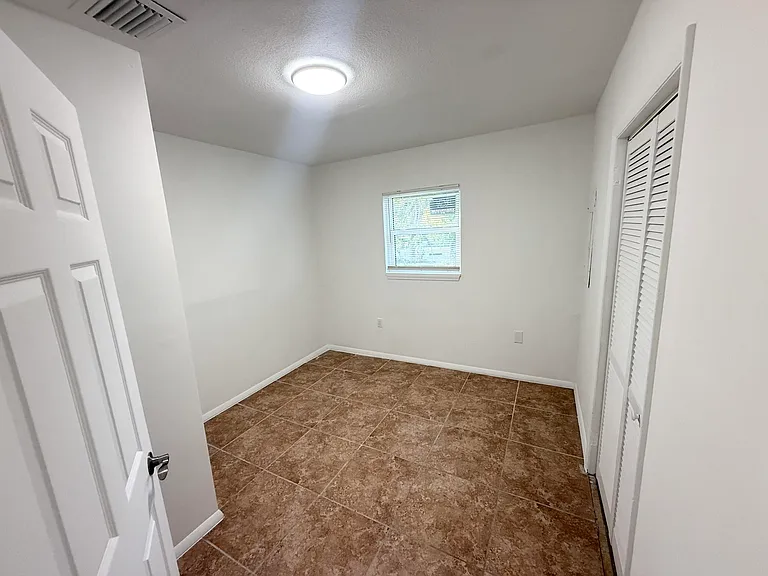 912 SE Tarpon Ave — Photo 17