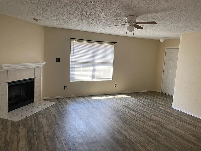 8103 Zephyr Ct — Photo 9
