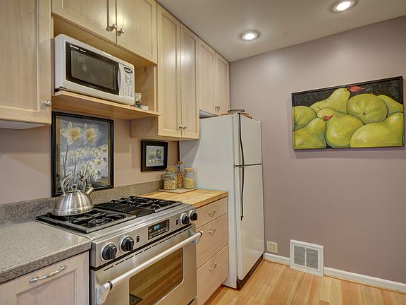 4th image of 5521 Seward Park Ave S