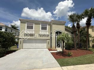 2736 Misty Oaks Cir, Royal Palm Beach, FL 33411