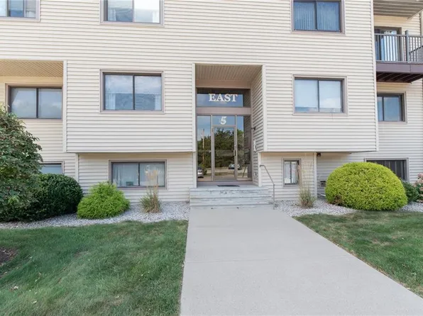 196 Old River Rd APT 5-B, Lincoln, RI 02865