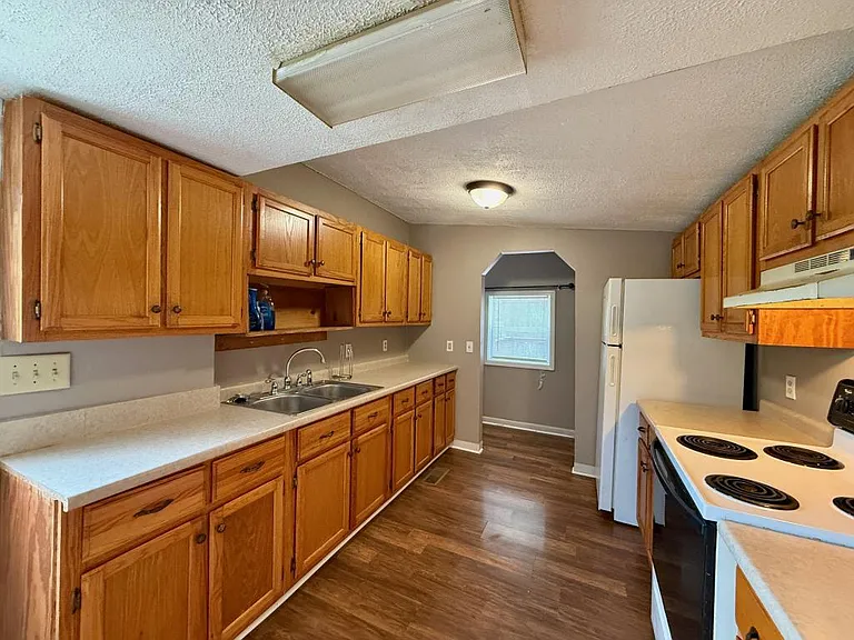 6710 Cedar Creek Rd — Photo 12