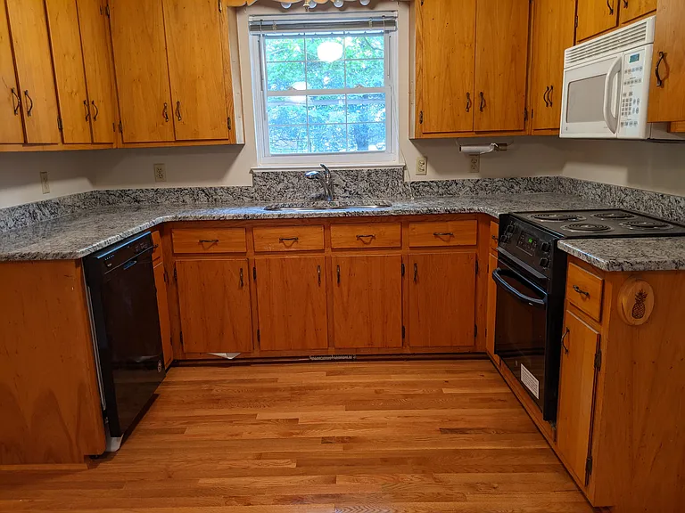1302B Rosemary Ave #1302B — Photo 4