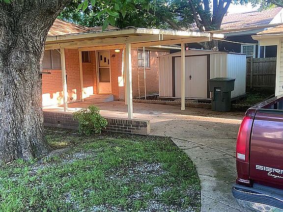 2nd image of 1723 S Walnut St