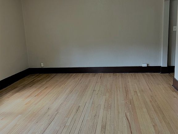 4th image of 1802 W Genesee St APT 10