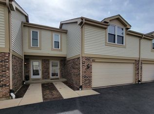 482 Village Green Rd, Naperville, IL 60540