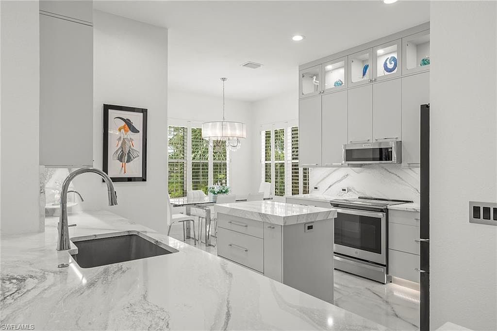 23821 Merano CT #202