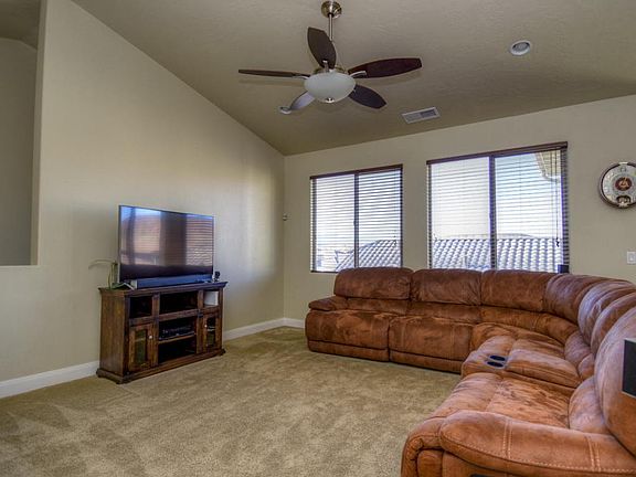 4th image of 393 E Nagano Dr